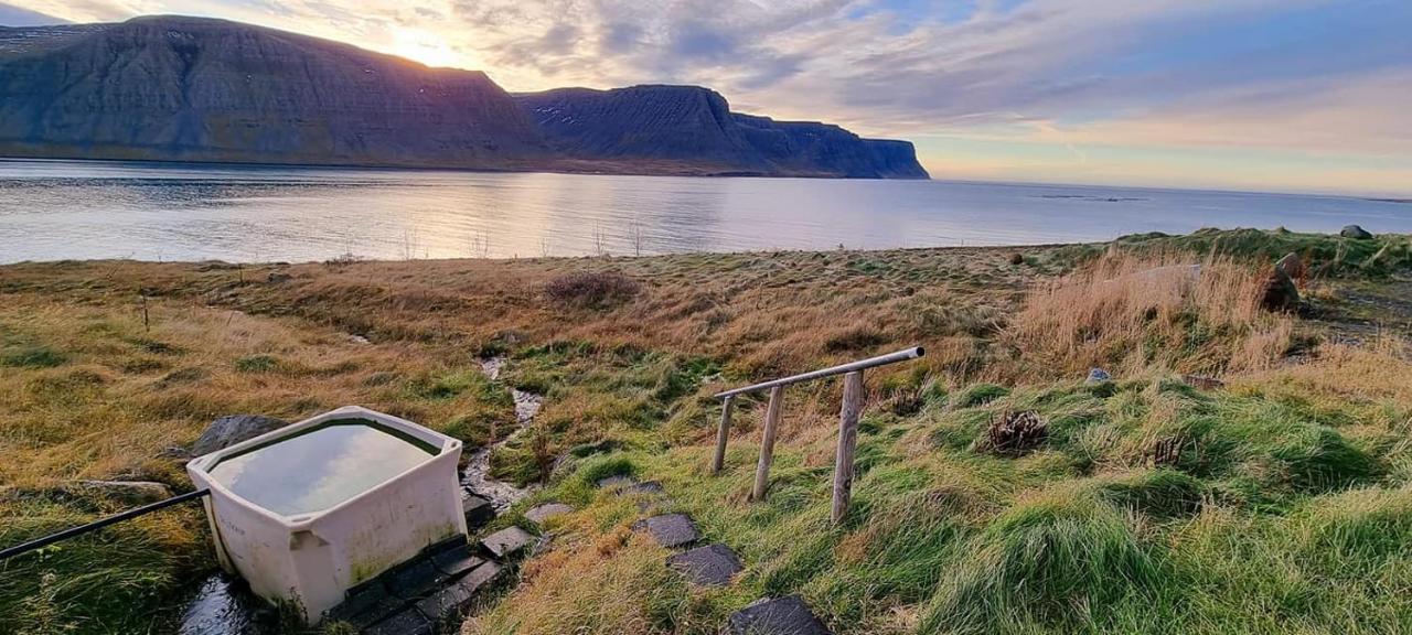 Dixon Cabin Nr. 7 / Dixon Sumarhus Nr. 7 @Kirkjubraut Talknafjordur Экстерьер фото